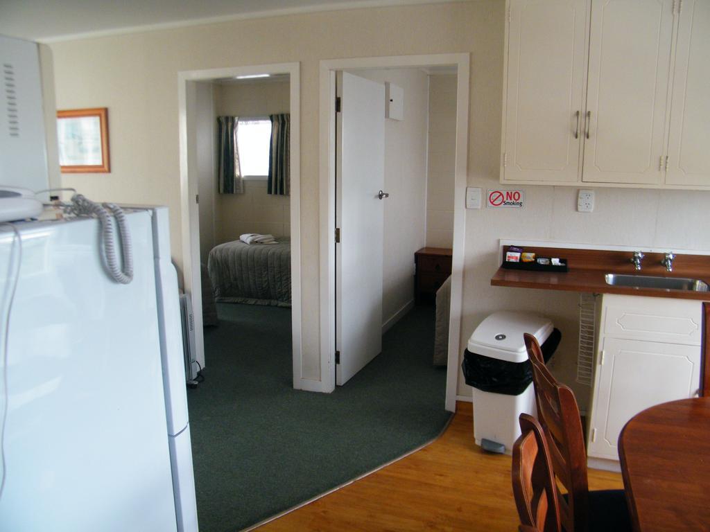 Colonial City Motel Hamilton Exteriör bild